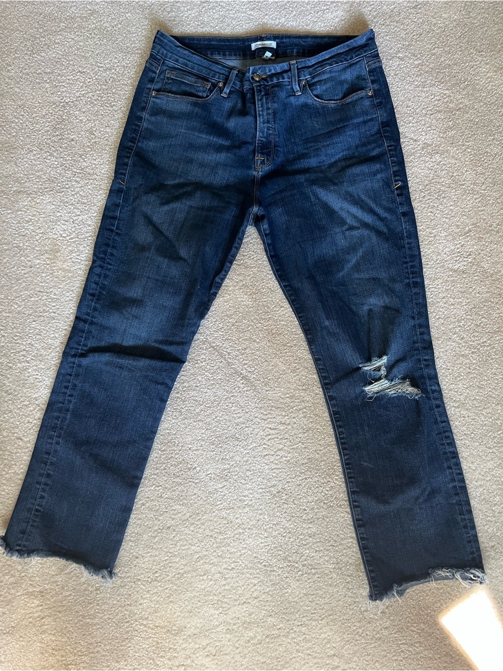 Good American Women’s Dark Indigo Straight Jeans with Distressed Knee New
